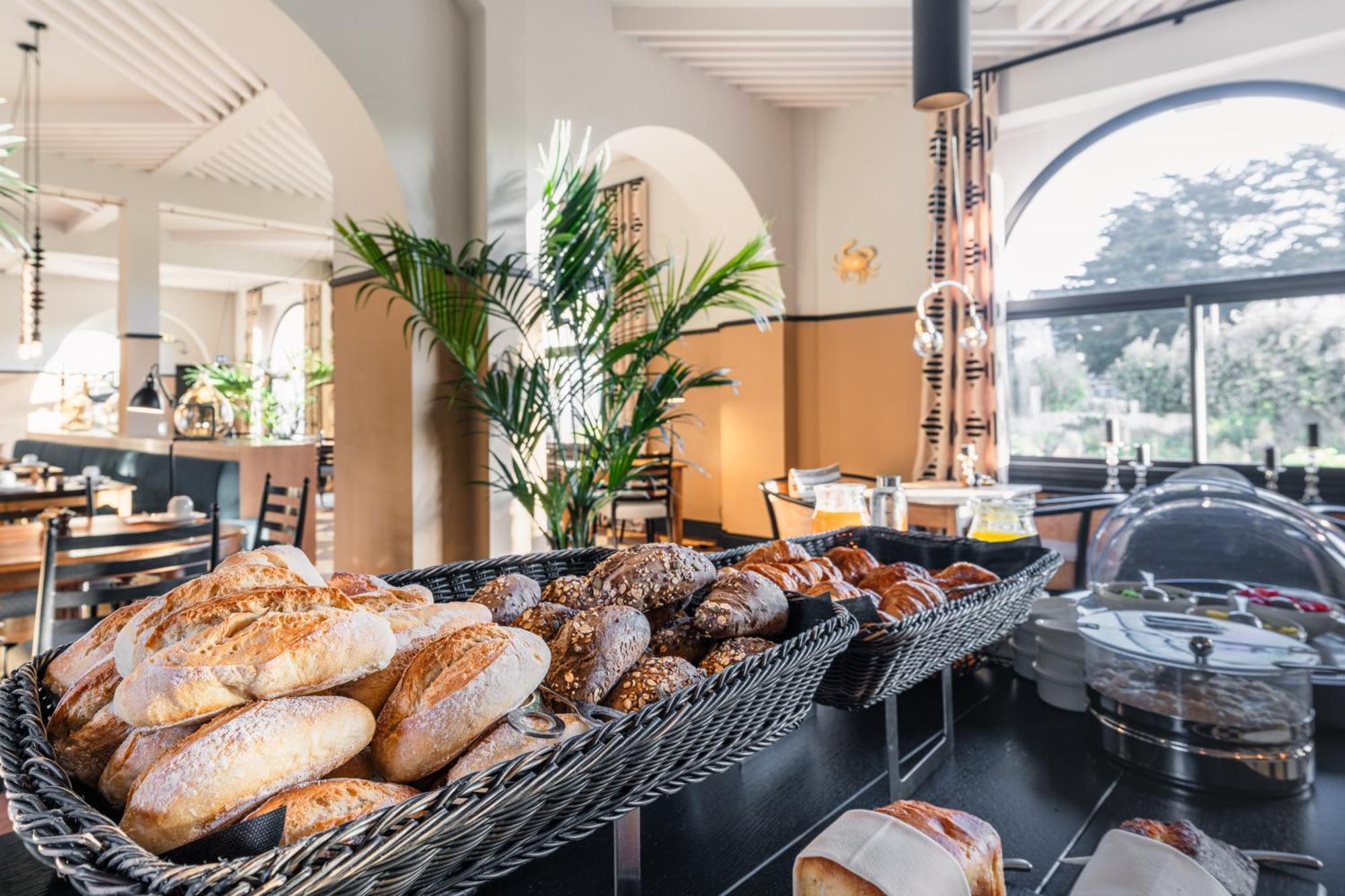 Hotel De Diane Sables-dʼOr-les-Pins Εξωτερικό φωτογραφία